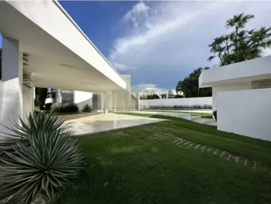 Casa de Condomínio com 5 Quartos para alugar, 1000m² no Ponta Negra, Manaus