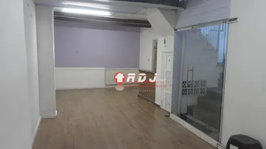 Sobrado com 3 Quartos para alugar, 192m² no Gonzaga, Santos