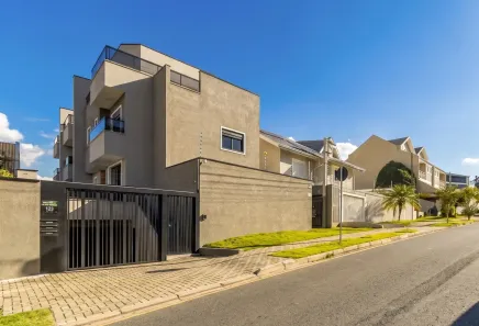Sobrado com 3 Quartos à venda, 234m² no São Lourenço, Curitiba