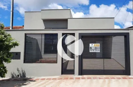 Casa com 3 Quartos para alugar, 138m² no Parque Residencial Joaquim Toledo Piza, Londrina