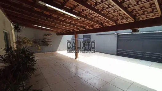 Sobrado com 3 Quartos à venda, 215m² no Presidente Roosevelt, Uberlândia