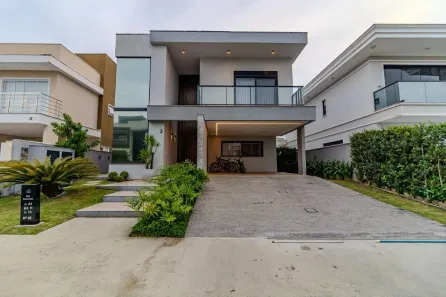 Casa de Condomínio com 3 Quartos à venda, 264m² no Santa Regina, Camboriú