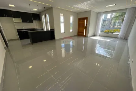 Casa de Condomínio com 3 Quartos para alugar, 140m² no Sabaúna, Mogi das Cruzes