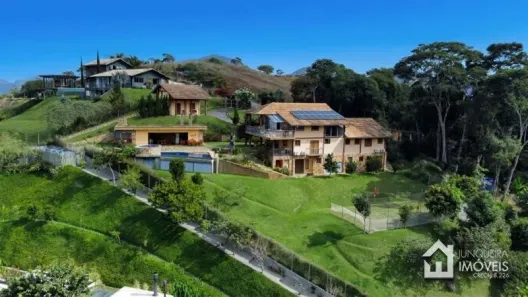 Casa de Condomínio com 6 Quartos à venda, 450m² no Itaipava, Petrópolis