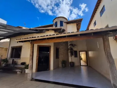 Imóvel Comercial com 6 Quartos para alugar, 354m² no Vila Brasília, Montes Claros