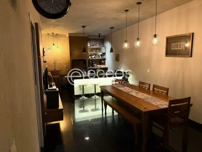 Casa com 3 Quartos à venda, 182m² no Alto Umuarama, Uberlândia