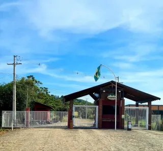 Fazenda/Sítio com 4 Quartos à venda, 300m² no Limoeiro, Londrina