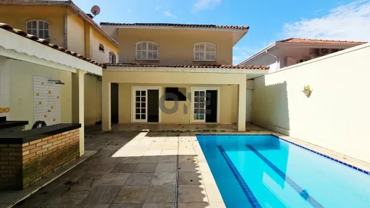 Casa de Condomínio com 3 Quartos à venda, 218m² no Jardim Lambreta, Cotia
