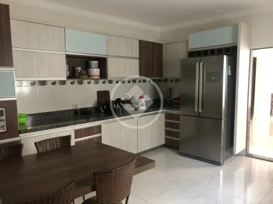 Casa com 3 Quartos à venda, 250m² no Mansour, Uberlândia