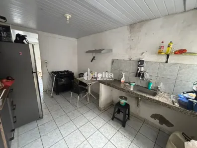 Casa com 5 Quartos à venda, 390m² no Tibery, Uberlândia