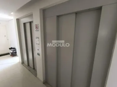 Apartamento com 3 Quartos para alugar, 130m² no Nossa Senhora Aparecida, Uberlândia