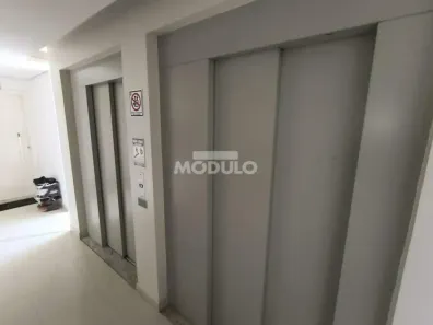Apartamento com 3 Quartos para alugar, 140m² no Nossa Senhora Aparecida, Uberlândia