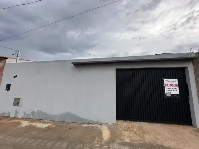 Casa com 3 Quartos para alugar, 98m² no Independência, Montes Claros