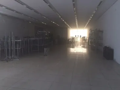 Ponto Comercial para alugar, 700m² no Centro, Salto