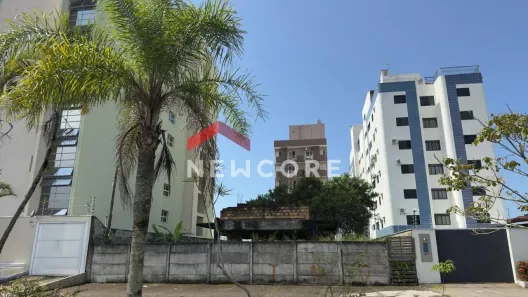 Lote/Terreno à venda, 680m² no Parque Balneário Poiares, Caraguatatuba
