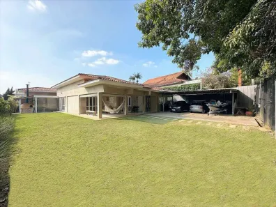 Casa de Condomínio com 3 Quartos para venda ou aluguel, 309m² no Jardim Passárgada I, Cotia