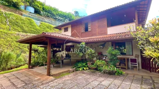 Casa com 4 Quartos à venda, 259m² no Nogueira, Petrópolis
