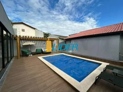 Casa com 3 Quartos à venda, 238m² no Cidade Jardim, Uberlândia