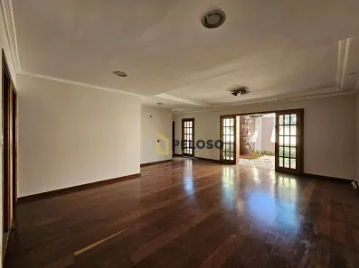 Casa com 3 Quartos à venda, 290m² no Vila Paiva, São Paulo