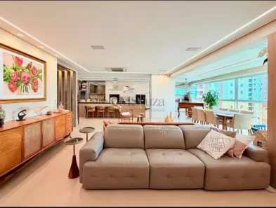 Apartamento com 3 Quartos à venda, 236m² no Gleba Fazenda Palhano, Londrina