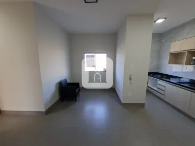 Sobrado com 2 Quartos para alugar, 60m² no Marta Helena, Uberlândia