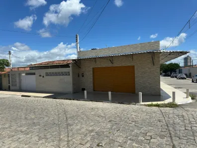 Casa com 5 Quartos à venda, 300m² no Feitosa, Maceió
