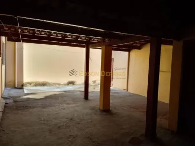 Casa com 3 Quartos para alugar, 212m² no Jardim Carlota, Pindamonhangaba