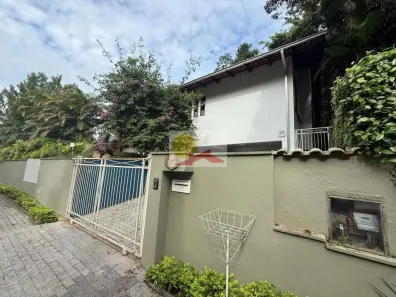 Imóvel Comercial com 4 Quartos para alugar, 228m² no Glória, Joinville