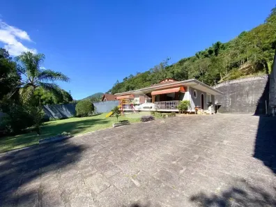 Casa com 3 Quartos à venda, 116m² no Quarteirão Brasileiro, Petrópolis