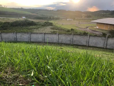 Lote/Terreno à venda, 692m² no São Pedro, Juiz de Fora
