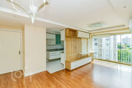 Apartamento com 2 Quartos à venda, 68m² no Passo da Areia, Porto Alegre