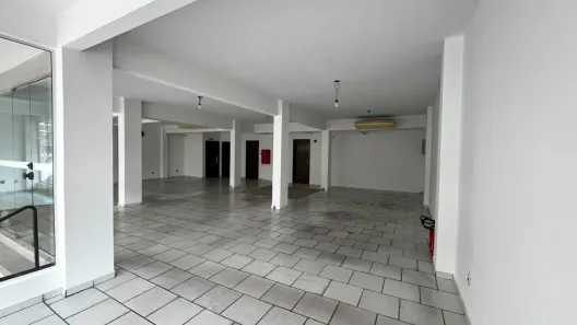 Sala Comercial para alugar, 180m² no Centro I, Brusque