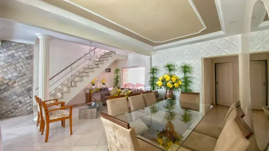 Casa com 4 Quartos à venda, 328m² no Jardim Amália, Volta Redonda