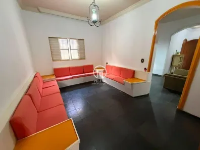 Casa com 3 Quartos para alugar, 359m² no São José, Montes Claros