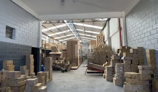 Galpão/Depósito/Armazém para alugar, 530m² no Piratininga, Osasco