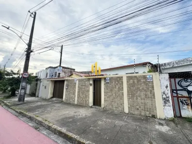 Casa com 5 Quartos à venda, 230m² no Cordeiro, Recife
