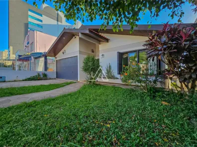 Casa com 5 Quartos à venda, 262m² no Centro, Passo Fundo