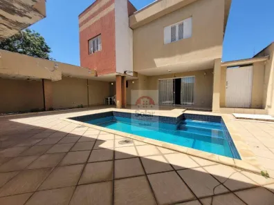 Casa com 4 Quartos à venda, 252m² no Centro, Taubaté