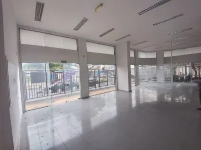 Ponto Comercial para alugar, 571m² no Praça Seca, Rio de Janeiro