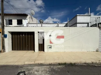 Casa com 3 Quartos à venda, 230m² no Monte Castelo, Fortaleza
