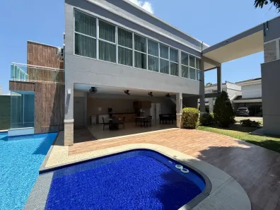 Sobrado com 4 Quartos à venda, 200m² no Centro, Eusébio
