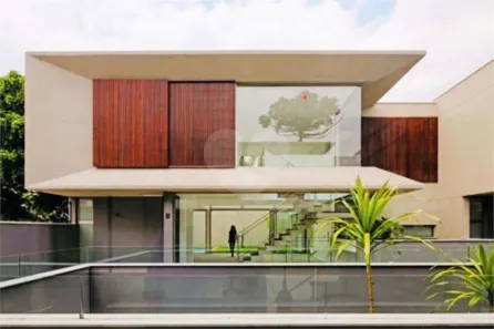 Casa de Condomínio com 3 Quartos à venda, 535m² no Jardim Petrópolis, São Paulo