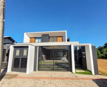 Sobrado com 3 Quartos à venda, 206m² no Saguaçu, Joinville