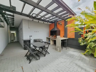 Casa com 2 Quartos à venda, 55m² no Petrópolis, Joinville