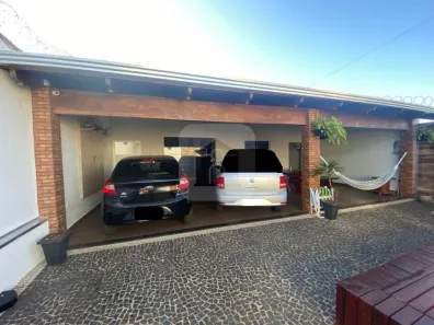 Casa com 3 Quartos à venda, 206m² no Taiaman, Uberlândia