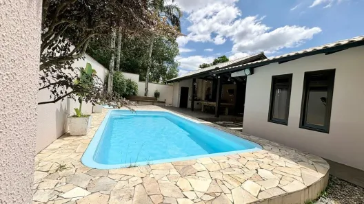 Sobrado com 3 Quartos à venda, 210m² no Anita Garibaldi, Joinville