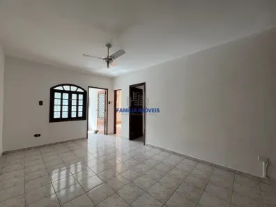 Casa com 2 Quartos para alugar, 133m² no Vila Mathias, Santos