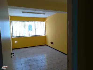 Sala Comercial à venda, 29m² no Passo da Areia, Porto Alegre