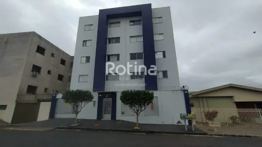 Apartamento com 2 Quartos para alugar, 70m² no Osvaldo Rezende, Uberlândia