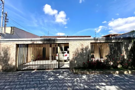 Casa com 4 Quartos à venda, 194m² no Alípio de Melo, Belo Horizonte